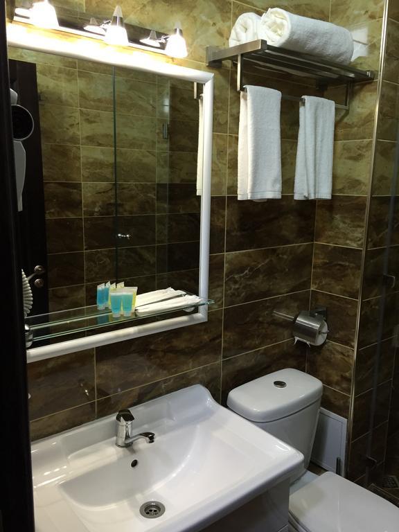 Astor Hotel & Spa Biszkek Zewnętrze zdjęcie