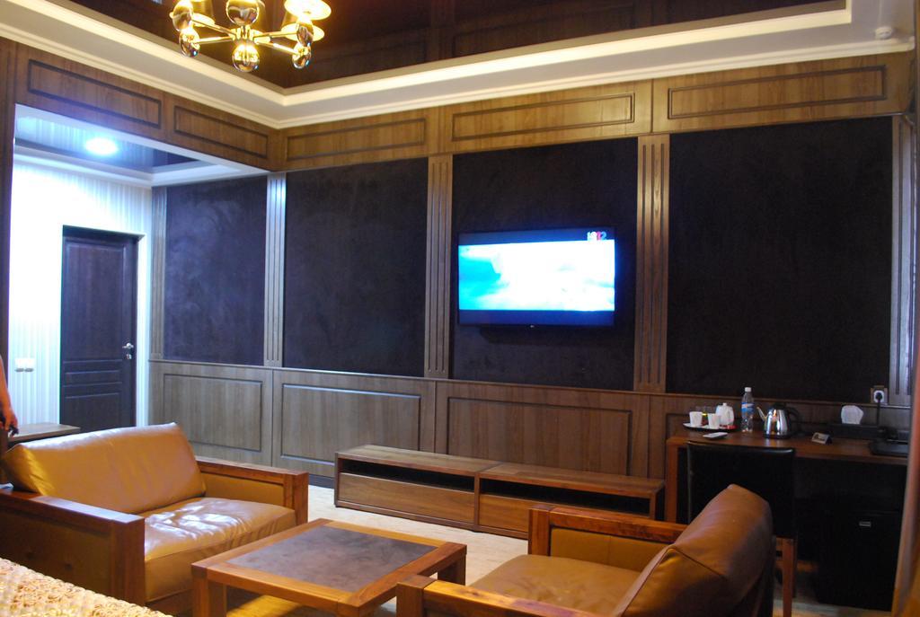 Astor Hotel & Spa Biszkek Zewnętrze zdjęcie